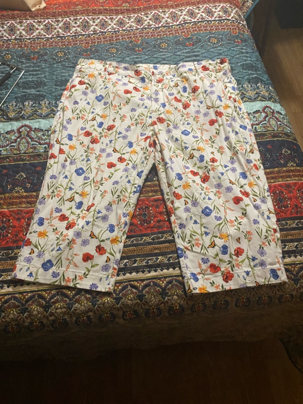 St. John’s Bay Womens Floral Cotton capris